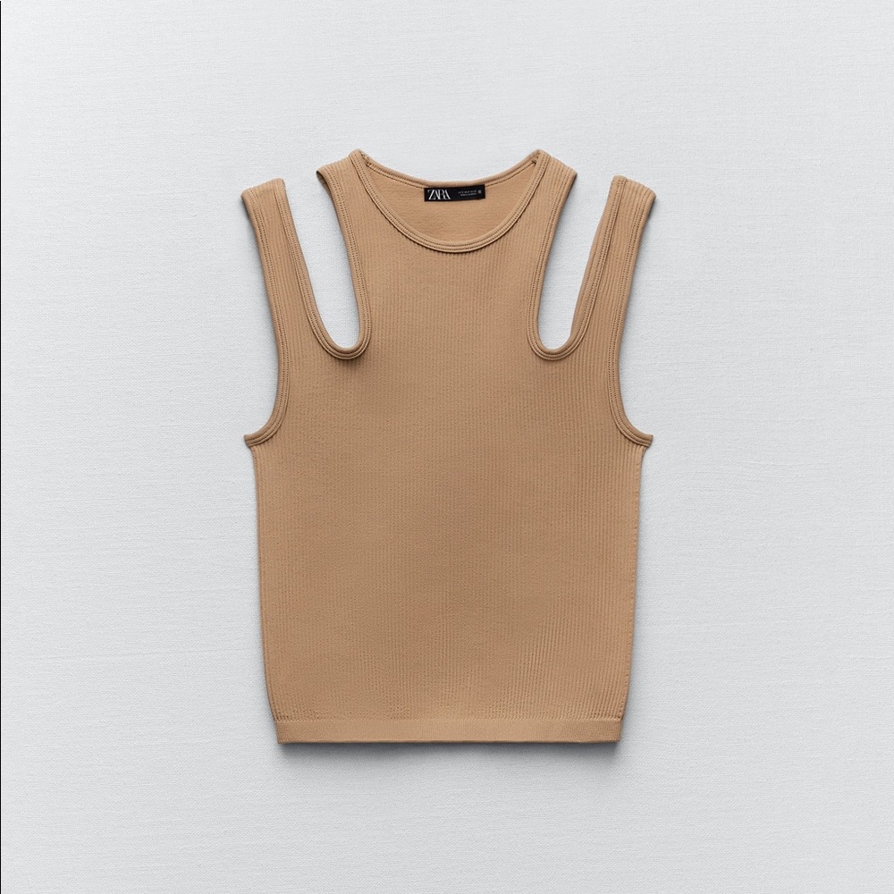 ZARA SEAMLESS CUT OUT TOP - SIZE XS-S  TAN COLOR
